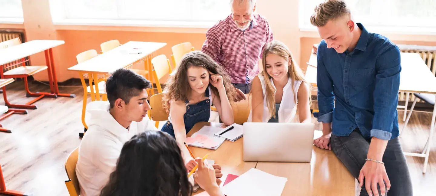 Middelbaar onderwijs - Voortgezet onderwijs - Onderwijs - Educatie -Schoolklas